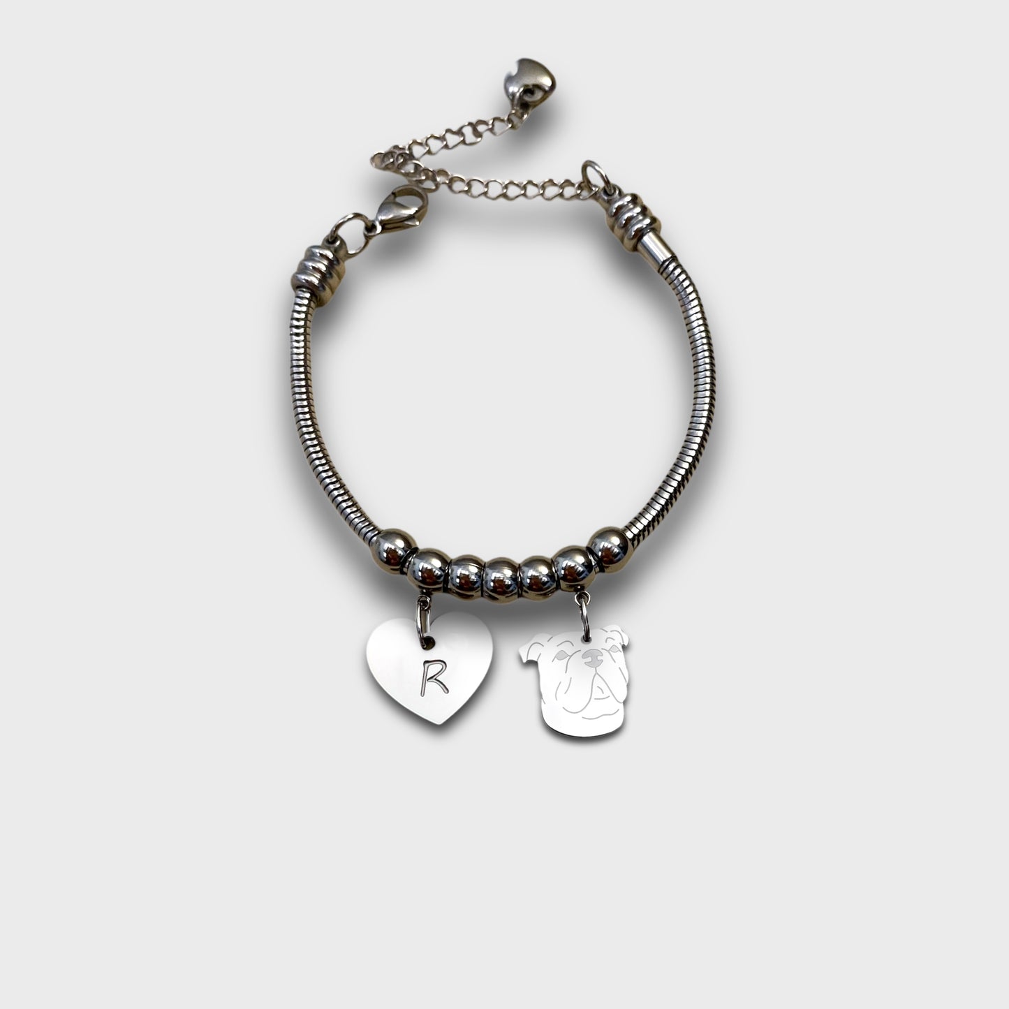 Bracciale Cane Bulldog Inglese e zampa con iniziale incisa, Bracciale con cane Bulldog